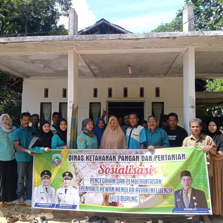 Sosialisasi Tentang Penyakit Flu Burung di Desa Sarang Tiung Oleh Dinas Ketahanan Pangan dan Pertanian