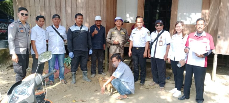 Vaksinasi Rabies Dari Dinas Ketahanan Pangan dan Pertanian Kotabaru di Kecamatan Hampang