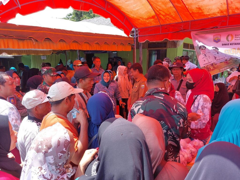 Dinas Ketahanan Pangan dan Pertanian Melaksanakan Gerakan Pangan Murah di Desa Sang-Sang Kecamatan Kelumpang Tengah 3 Dinas Ketahanan Pangan dan Pertanian Melaksanakan Gerakan Pangan Murah di Desa Sang-Sang Kecamatan Kelumpang Tengah