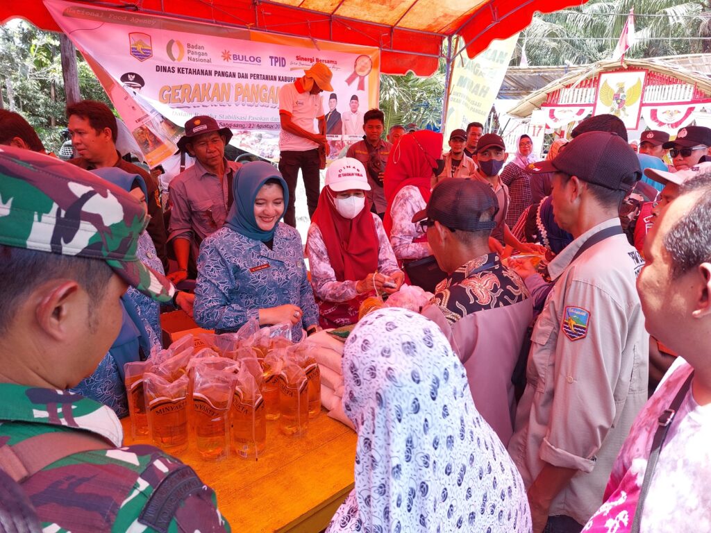 Dinas Ketahanan Pangan dan Pertanian Melaksanakan Gerakan Pangan Murah di Desa Sang-Sang Kecamatan Kelumpang Tengah 4 Dinas Ketahanan Pangan dan Pertanian Melaksanakan Gerakan Pangan Murah di Desa Sang-Sang Kecamatan Kelumpang Tengah