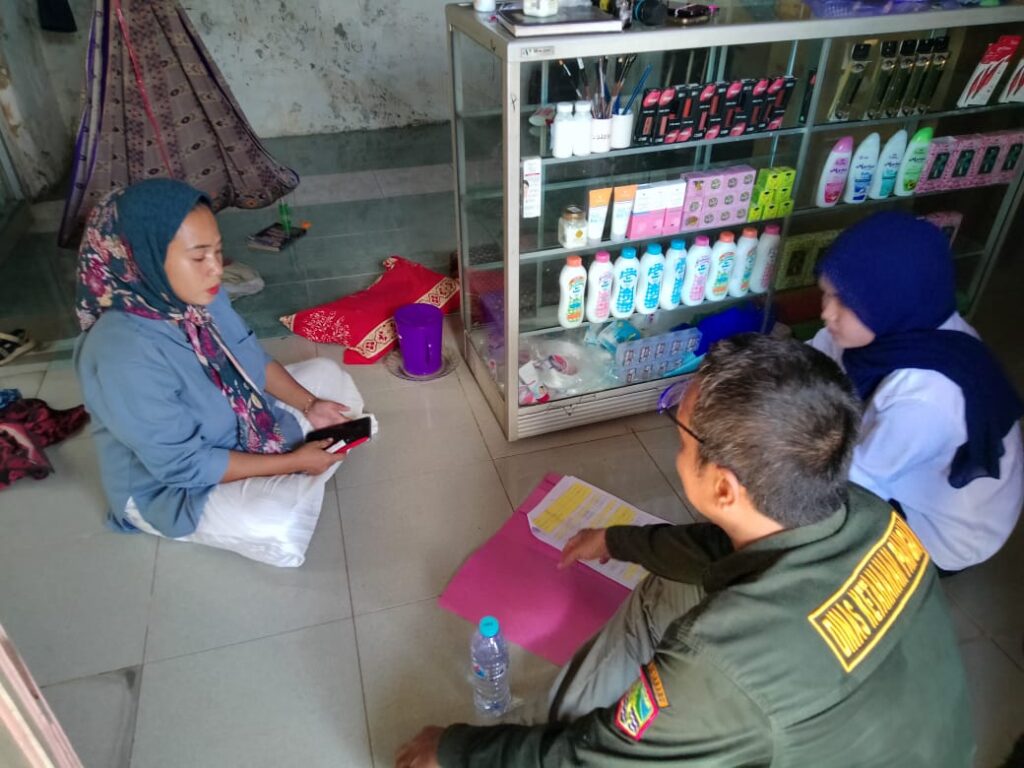 Identifikasi dan Verifikasi Data Calon Penerima Bantuan Beras Cadangan Pangan Pemerintah di Desa Maradapan, Teluk Sungai dan Labuan Barat oleh Dinas Ketahanan Pangan dan Pertanian 4 Identifikasi dan Verifikasi Data Calon Penerima Bantuan Beras Cadangan Pangan Pemerintah di Desa Maradapan, Teluk Sungai dan Labuan Barat oleh Dinas Ketahanan Pangan dan Pertanian