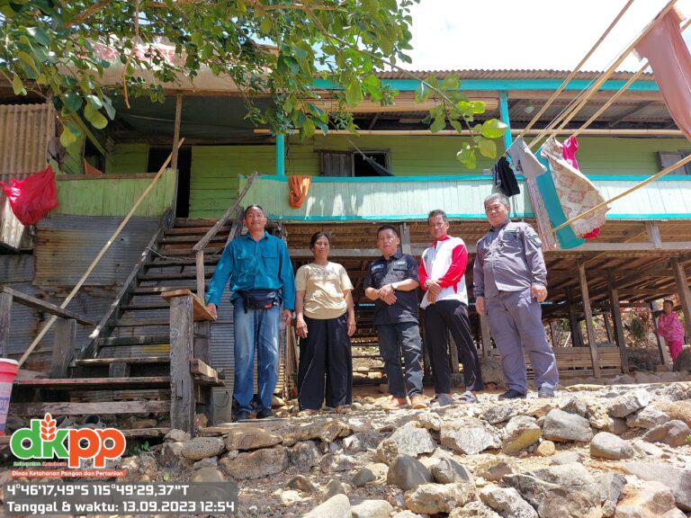 Identifikasi dan verifikasi data calon penerima bantuan beras cadangan pangan pemerintah di desa Maradapan, Teluk Sungai dan Labuan Barat kec. Pulau Sembilan