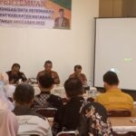 Dinas Ketahanan Pangan dan Pertanian Kab.Kotabaru mengadakan acara pertemuan sinkronisasi data peternakan tingkat kabupaten tahun 2023 Pertemuan ini tujuannya utk mengsinkronkn Data Petenakan Kabupaten dgn Data Peternakan